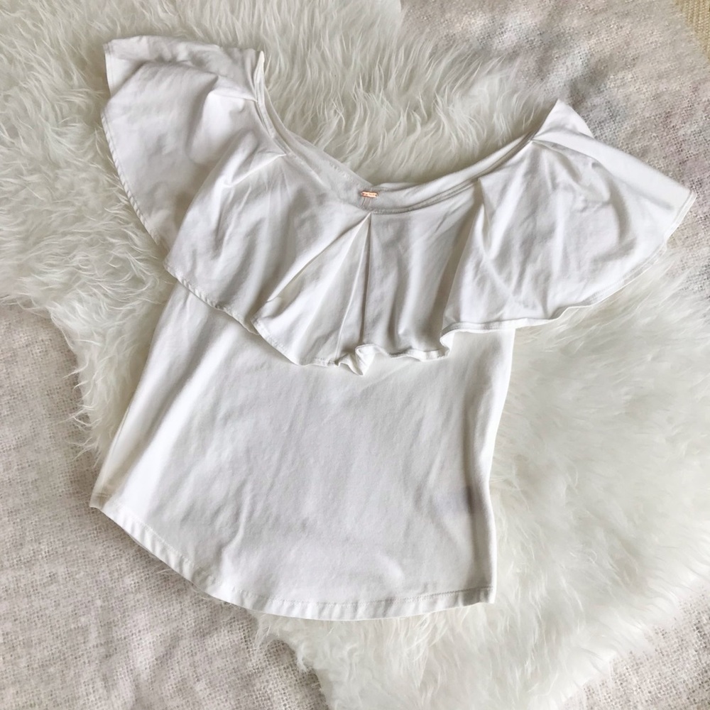 🌸 Free People white ruffle top size S